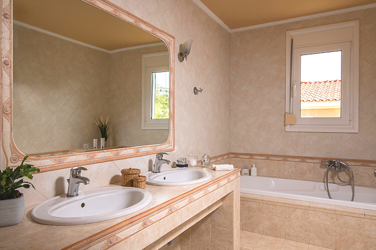 Villa Anemoni - Bathroom